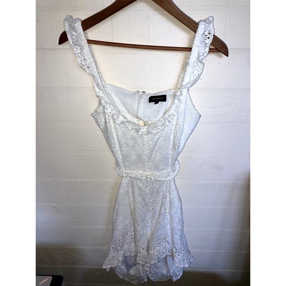 Revolve MAJORELLE Abigail Eyelet Romper in White Size Small S FEMININE SOFT GIRL - Picture 7 of 9